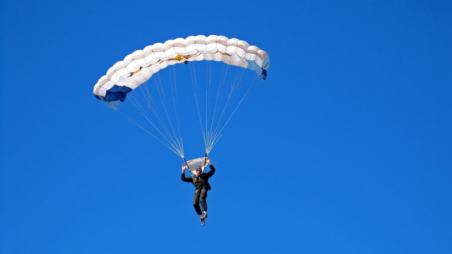 爱游戏官方-训练营开设家长课程推动家庭体育教育与训练理念同步，家庭体育如何开展